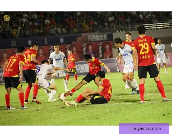 广西平果哈嘹主场场均超两万观众稳居中甲球市之首